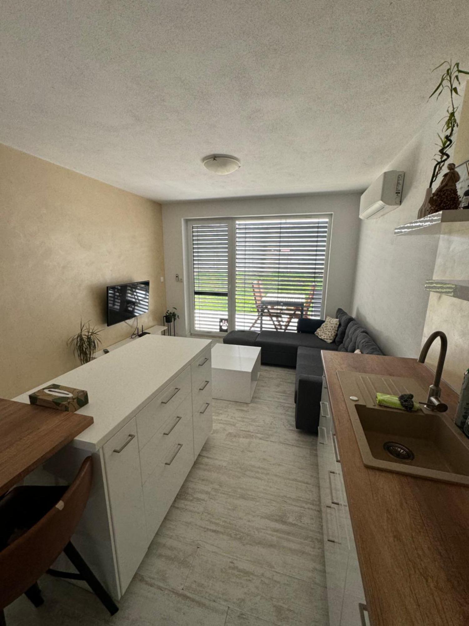 Sunny Apartment On The Lakes Senec Exteriör bild